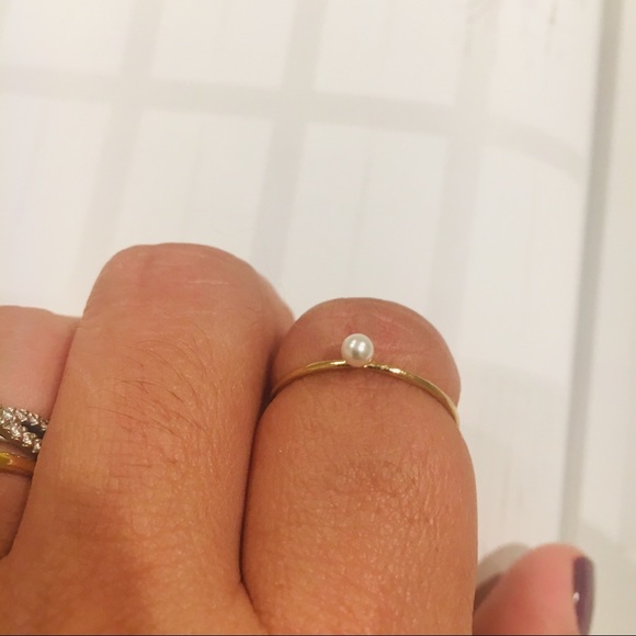 Mini Pearl and Gold Ring - Picture 3 of 3